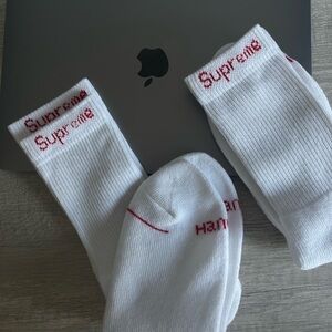 2 pairs of SUPREME socks